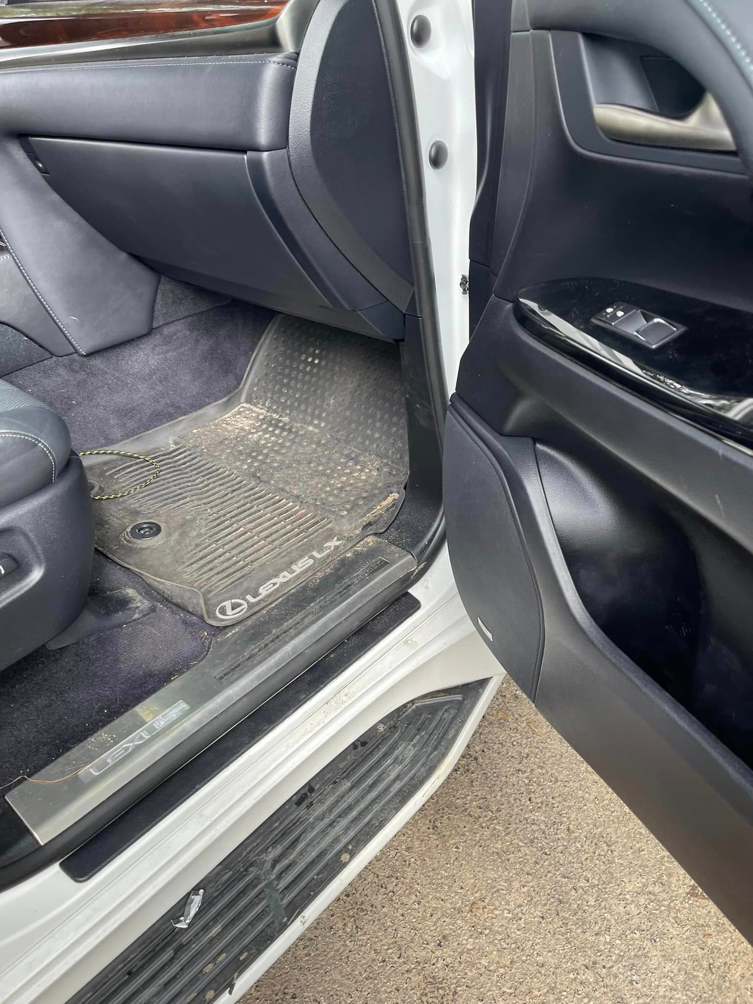 Auto Detailing - Lexus LX 570 - Professional Detailing Wisconsin Dells