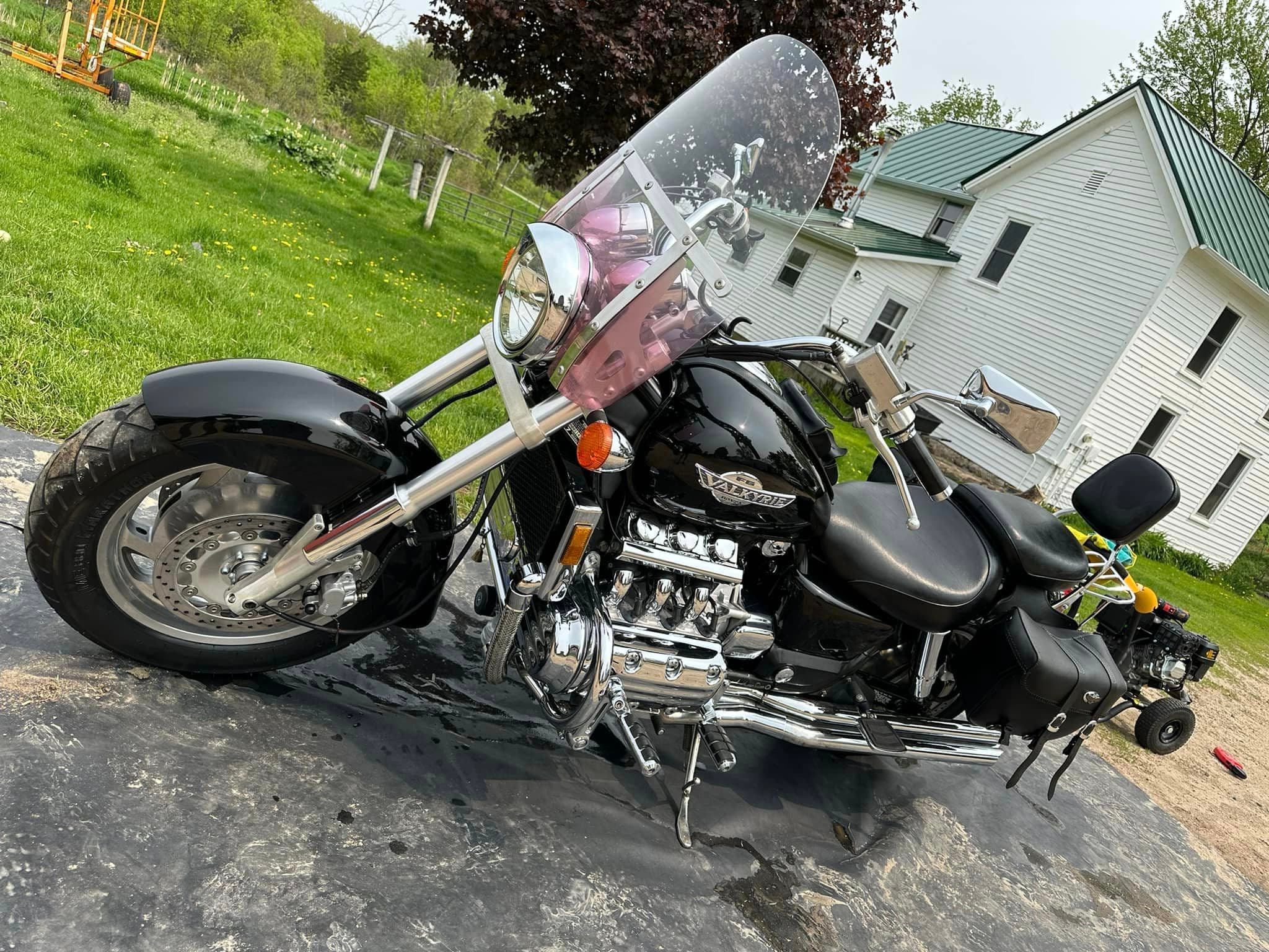 Honda VTX Cruiser — Motorcycle Detail preview