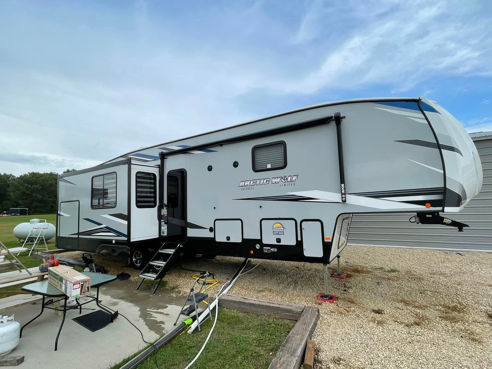 Auto Detailing - Arctic Wolf fifth-wheel exterior - Professional Detailing Wisconsin Dells