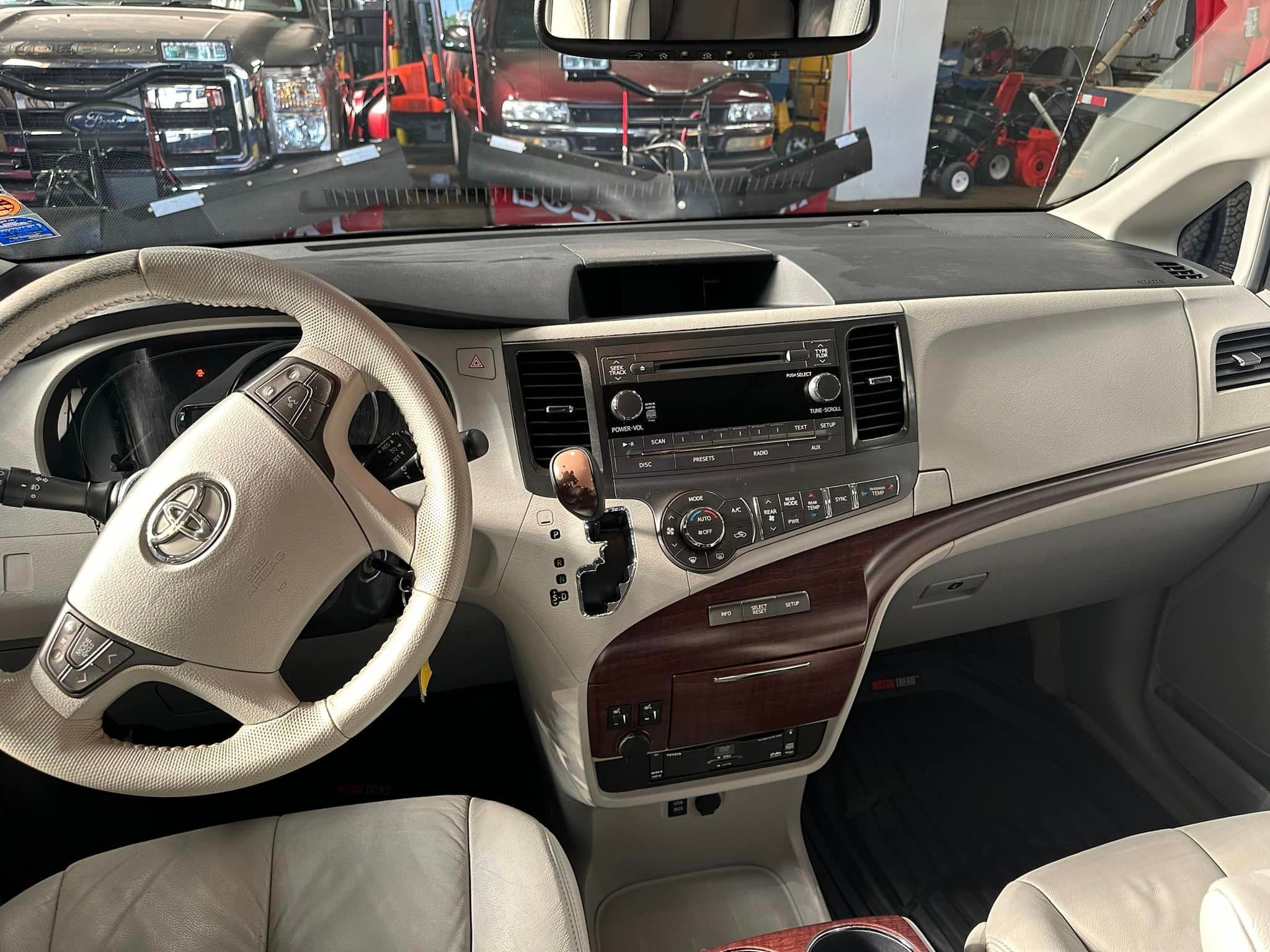 Auto Detailing - Toyota Sienna exterior - Professional Detailing Wisconsin Dells